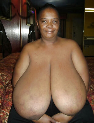black girl big boobs